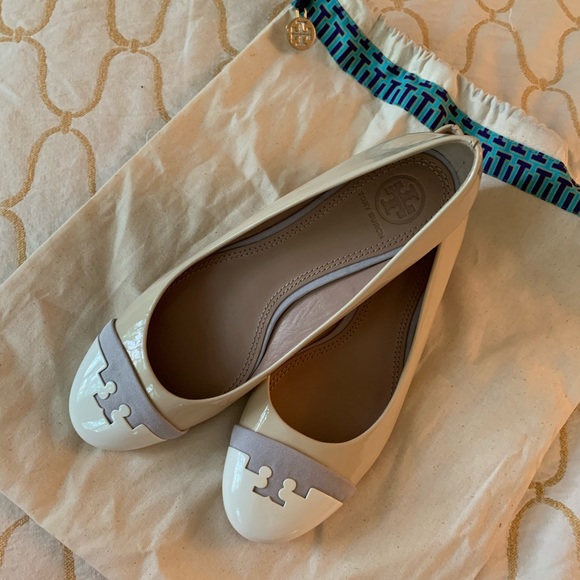 tory burch heeled ballet flat
